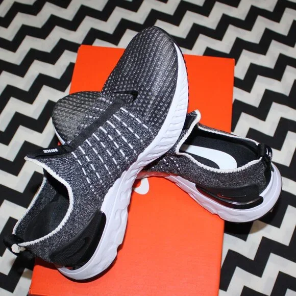 Nike React Phantom Run Flyknit 2 --- Men's Size 7 (Women's 8.5) - Picture 6 of 15